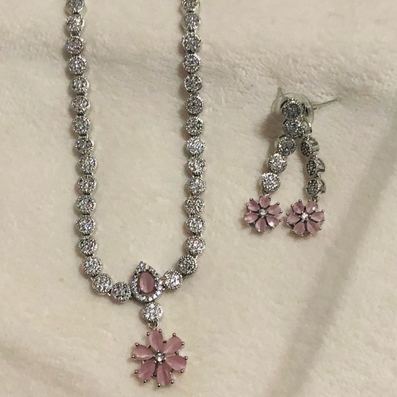 Jewelry - Picture 13 of 16